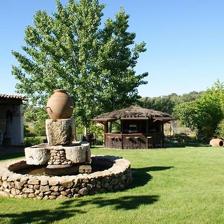 ホテルComplejo Rural El Prado Logrosán エクステリア 写真