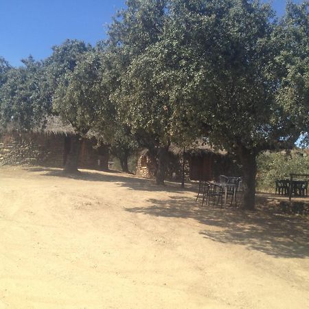 ホテルComplejo Rural El Prado Logrosán エクステリア 写真