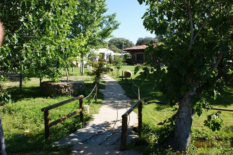 ホテルComplejo Rural El Prado Logrosán エクステリア 写真
