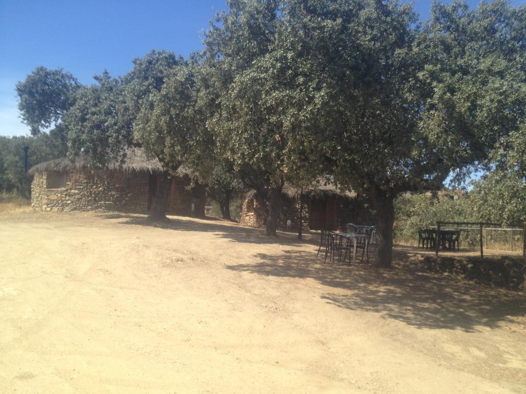 ホテルComplejo Rural El Prado Logrosán エクステリア 写真